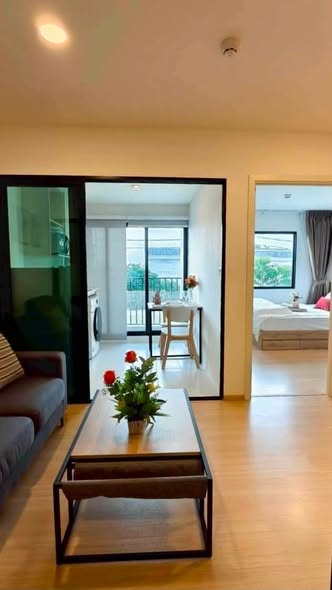 living room and bedroom and room interior of Chewathai Hallmark Ladprao – Chokchai 4 Phase 2