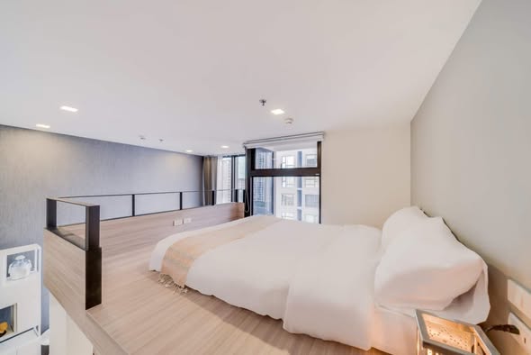 bedroom of Chewathai Residence Asoke