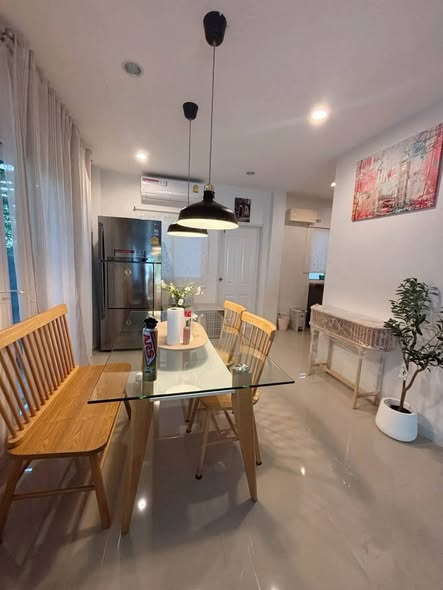 room interior of Chuan Chuen Park On Nut-Wong Waen