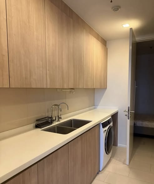 bathroom of Circle Condominium