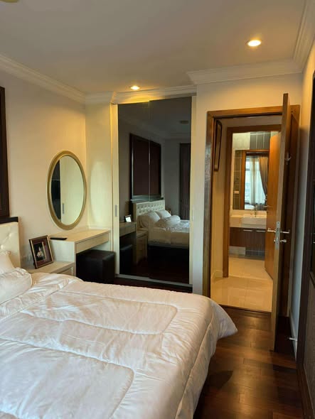 bedroom of Circle Condominium