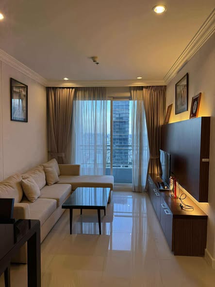living room and bedroom of Circle Condominium
