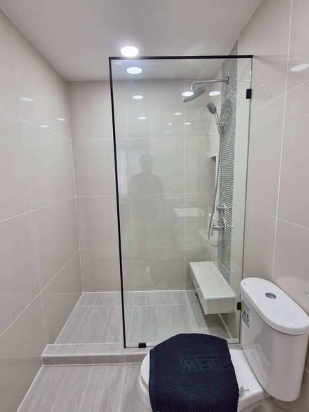 room interior of Collezio Sathon-Pipat