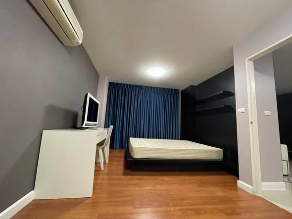 bedroom of Condo One Sathon