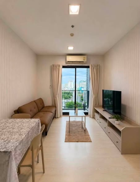 living room and room interior of Condolette Midst Rama 9