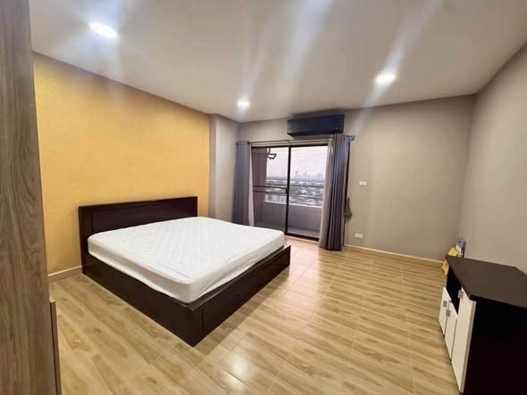 bedroom of Country Tower Complex B