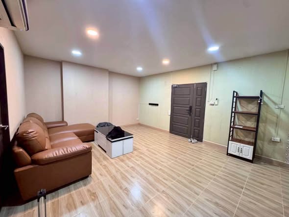 living room and room interior of Country Tower Complex B