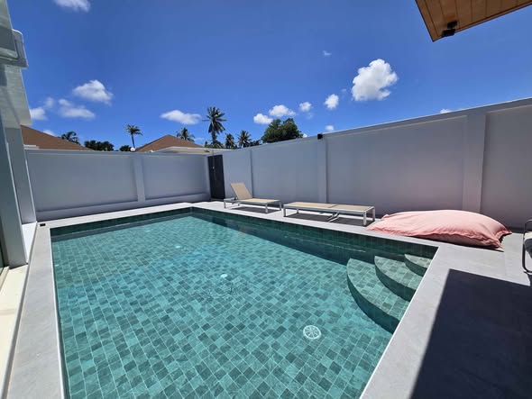 pool of D-HOUSE