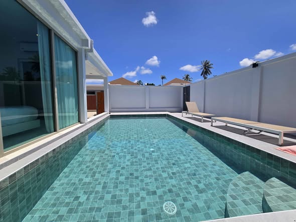 pool of D-HOUSE
