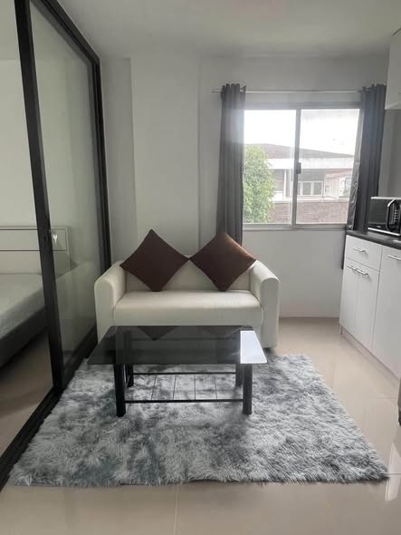 living room and bedroom and room interior of ซิตี้วิลล่า คอนโด D2