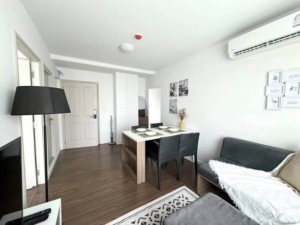 living room and bedroom of Dcondo