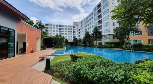 pool of Dcondo