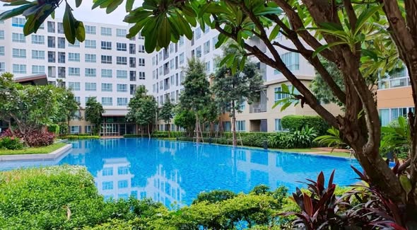 pool of Dcondo