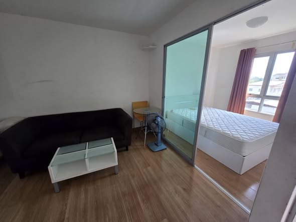 bedroom and room interior of Den Vibhavadi