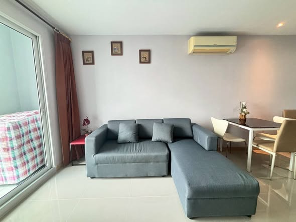 living room and bedroom of Diamond Condominium, Ratchadaphisek