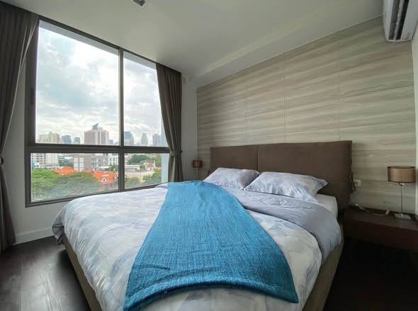 bedroom of Downtown49