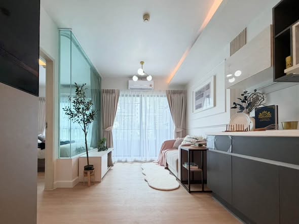 bedroom and room interior of Ease1 Rama2
