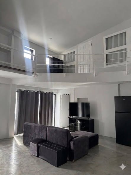 bedroom of Eastwood Park Condominium