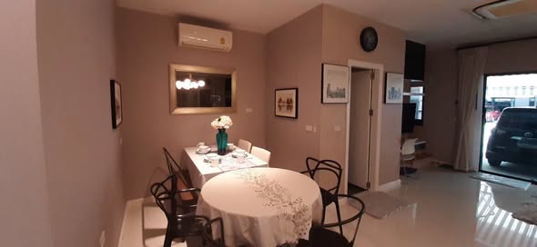 room interior of Eigen Premium Townhome