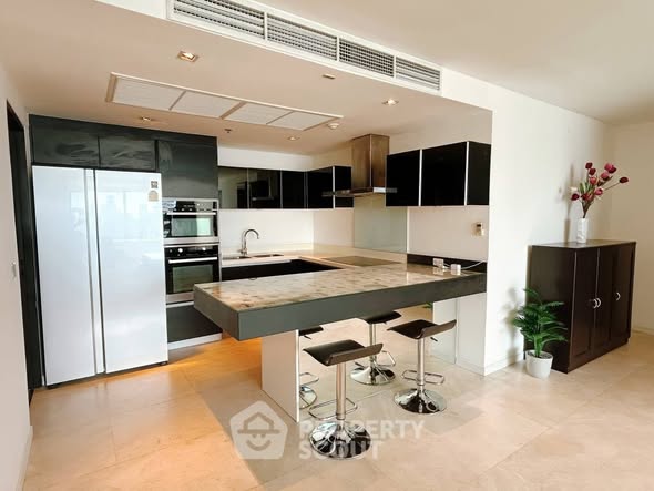 kitchen of Eight Thonglor Residence