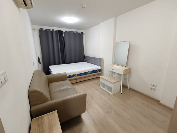 bedroom of Elio Del Ray