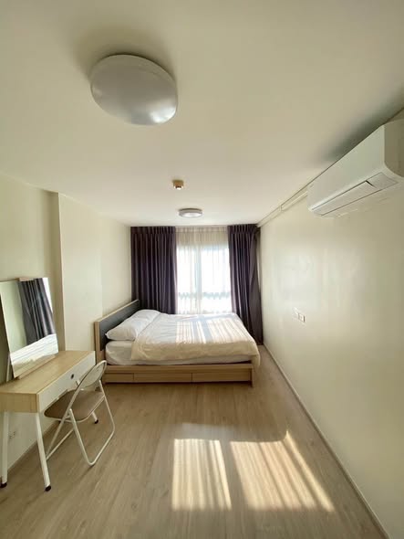 bedroom of Elio Del Ray