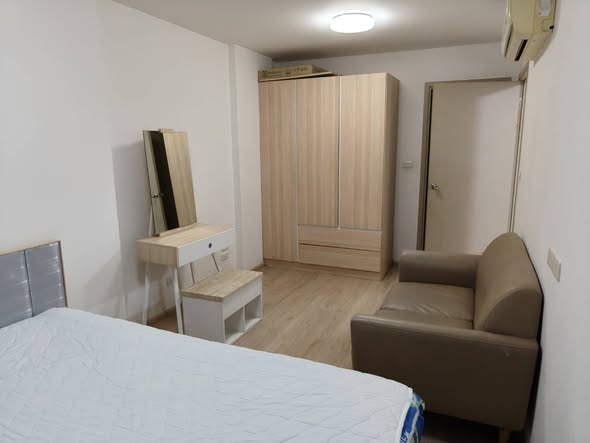 bedroom and room interior of Elio Del Ray