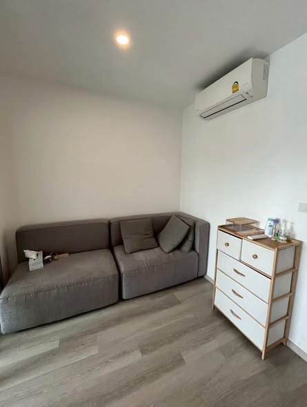 bedroom and living room of Elio Sathorn-Wutthakat