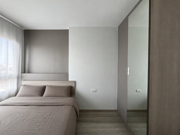 bedroom and room interior of Elio Sathorn-Wutthakat