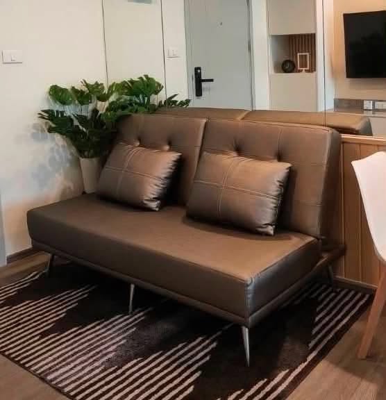 living room and bedroom of Elio Sathorn-Wutthakat