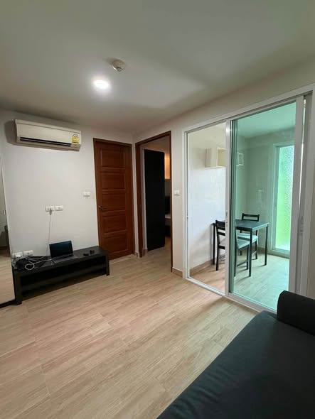 bedroom and room interior of Emerald Residence Ratchada Condominium