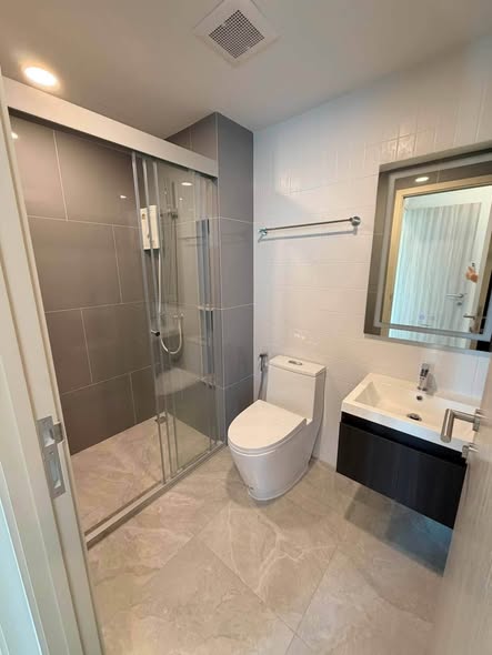 room interior of ESQUE Condo Sukhumvit 101/1