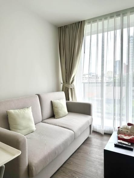 bedroom and living room of FLEXI Sathon-Charoen Nakhon