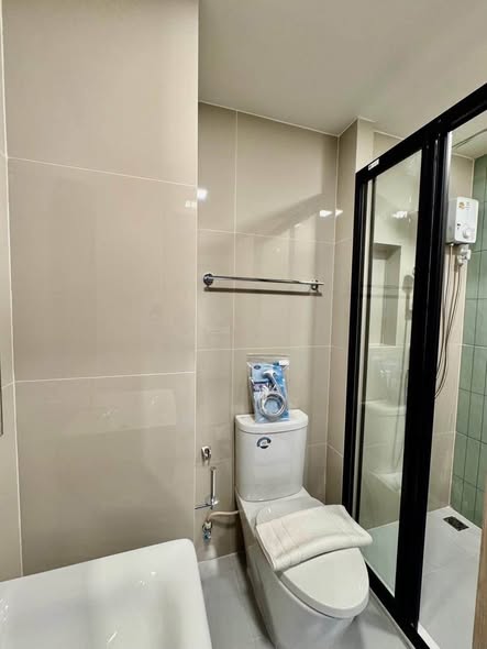 room interior and bathroom of FLO by Sansiri
