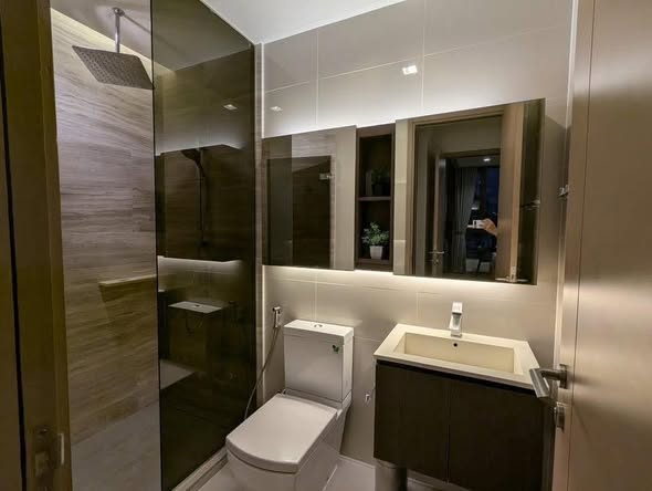 room interior and bathroom of FLO by Sansiri