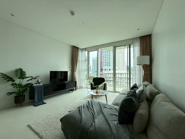 bedroom and living room of Fullerton Sukhumvit
