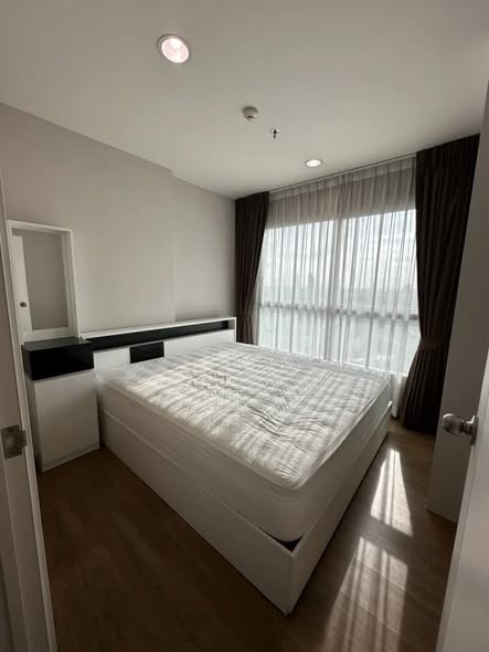 bedroom of Fuse Chan Sathorn