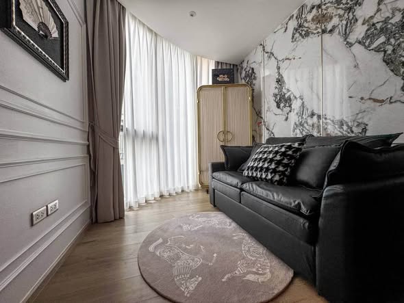 living room and bedroom of Fynn Asoke