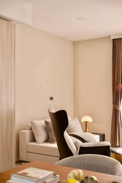 bedroom and living room of Fynn Sukhumvit 31