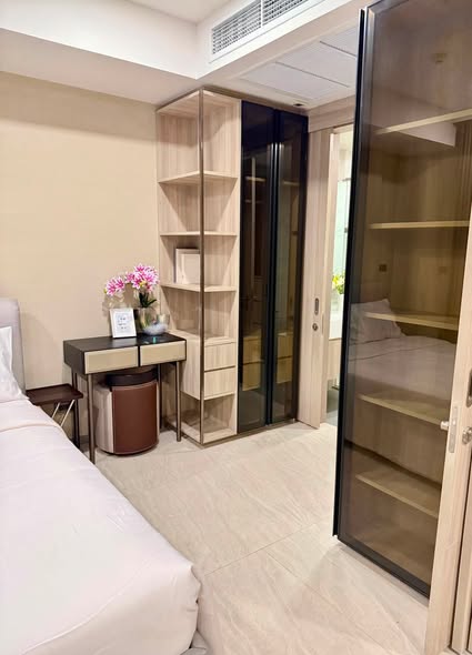 bedroom and room interior of Fynn Sukhumvit 31