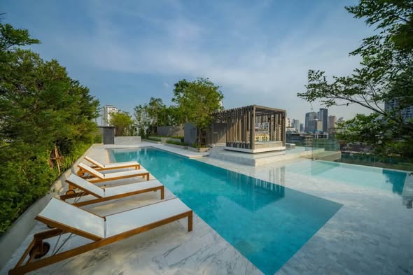 pool of Fynn Sukhumvit 31