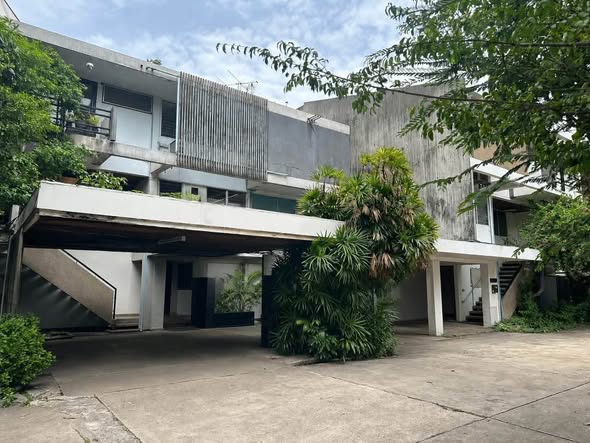 Garden View Mansion