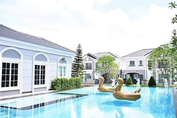 pool of Golden Neo Bangna-Suanluang