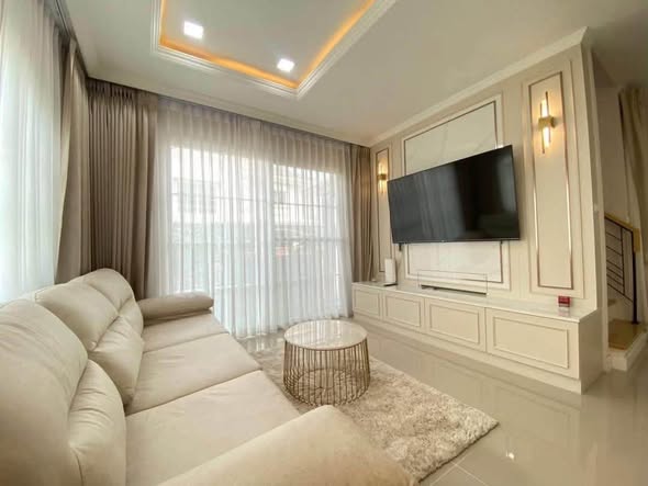 living room and bedroom of Golden Neo, Sukhumvit LaSalle