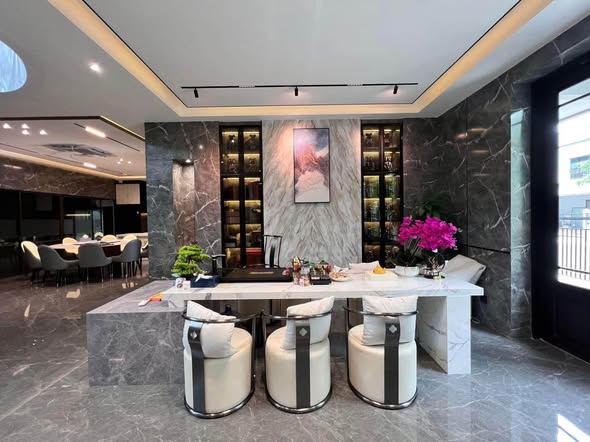 Grand Bangkok Boulevard Bangna-Onnut แกรนด์ บางกอก บูเลอวาร์ด บางนา-อ่อนนุช