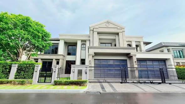 Grand Bangkok Boulevard Sukhumvit – Srinakarin