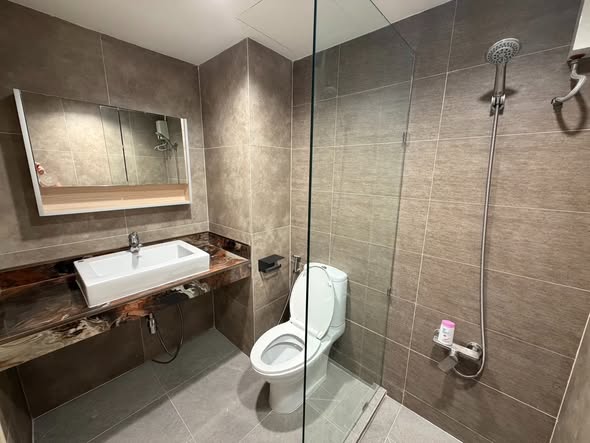 bathroom of Grand Park View Asok