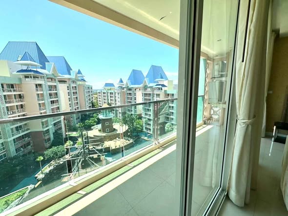 bedroom of Grande Caribbean Condo