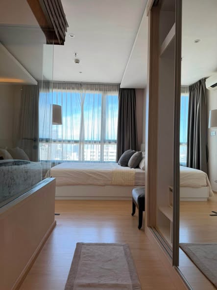 bedroom and room interior of H Sukhumvit 43 Condominium