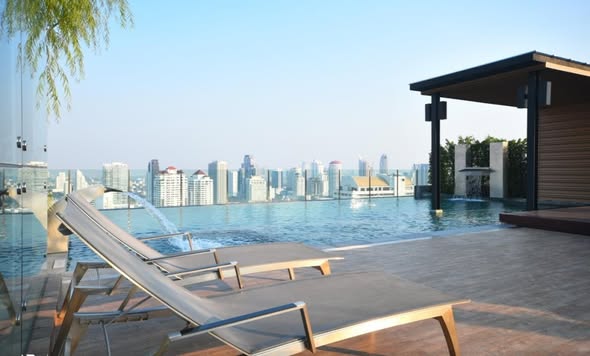 pool of H Sukhumvit 43 Condominium